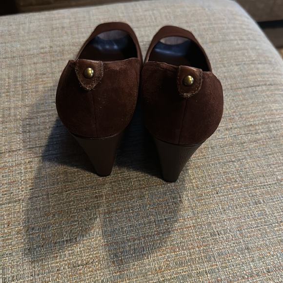 Women’s banana republic size 8.5 suede shoes - Picture 3 of 4